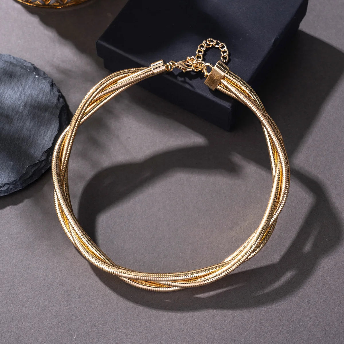 TRIPLE LAYERED NECKLAC