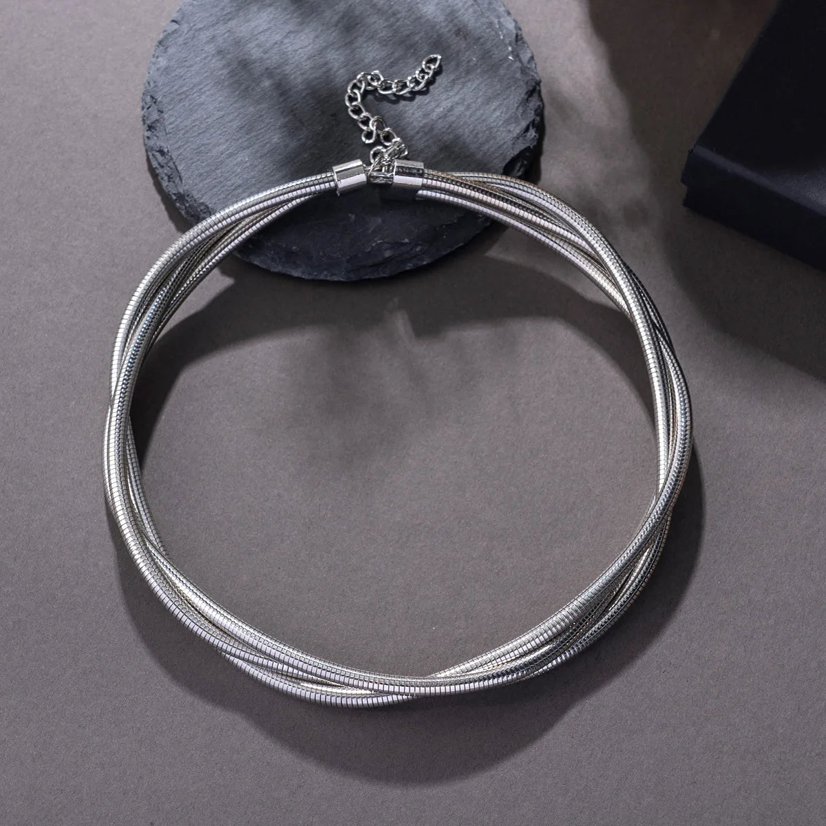 TRIPLE LAYERED NECKLAC